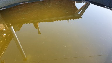 Іржава вода у басейні - як очистити